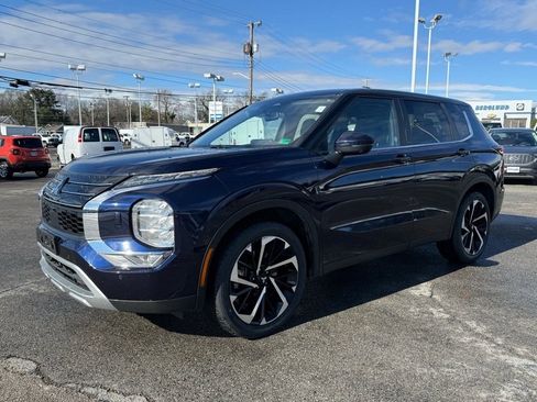 Used 2024 Mitsubishi Outlander SE image 8