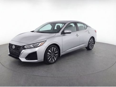 Used 2024 Nissan Altima 2.5 SV FWD image 3