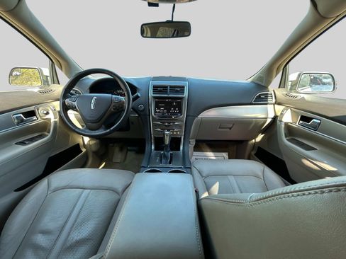 Used 2013 Lincoln MKX FWD image 16