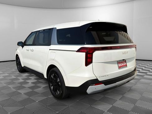 Certified 2026 Kia Carnival LXS FWD image 7