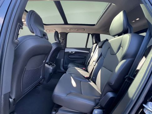 Used 2024 Volvo XC90 B5 Core w/ Climate Package AWD/4WD image 18