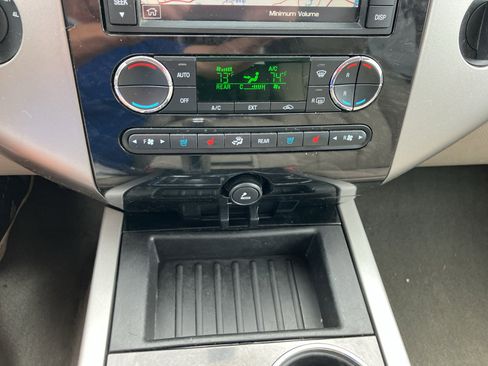 Used 2014 Ford Expedition Limited w/ Equipment Group 301A AWD/4WD image 20