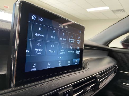 Used 2022 Lincoln Corsair AWD w/ Premium Package image 32