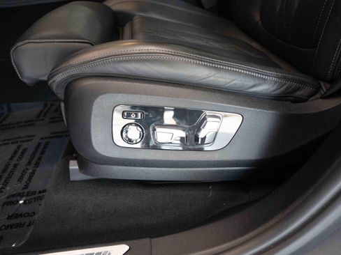 Used 2023 BMW X7 M60i w/ Executive Package AWD/4WD image 12