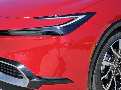New 2025 Toyota Prius Plug-In Hybrid image 5