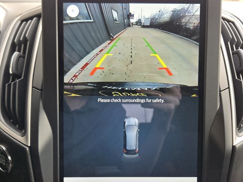 Used 2024 Ford Edge SE w/ Black Appearance Package image 13