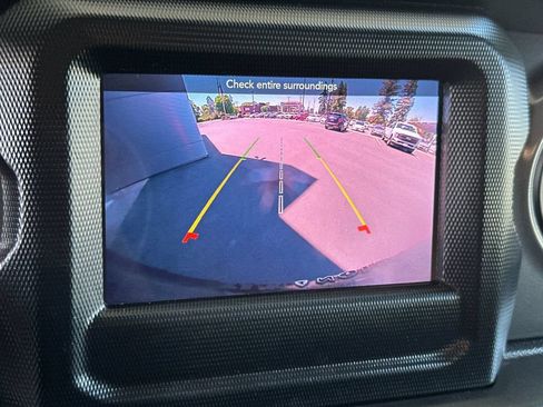 Used 2023 Jeep Wrangler Unlimited AWD/4WD image 17