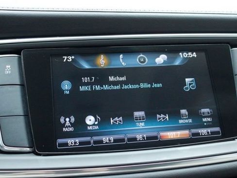 Used 2019 Buick Enclave Essence FWD image 23