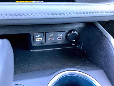 Used 2023 Toyota Highlander XLE image 22