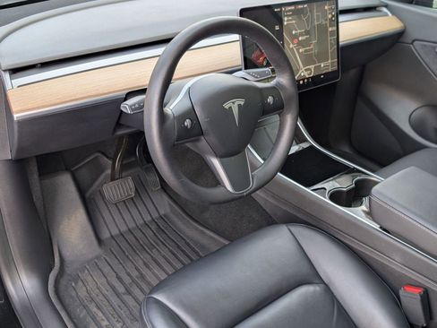 Used 2021 Tesla Model Y 2WD image 4