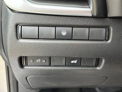 Certified 2023 Nissan Rogue SV w/ SV Premium B Package AWD/4WD image 18