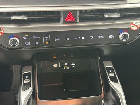 Used 2024 Kia Sorento S image 14