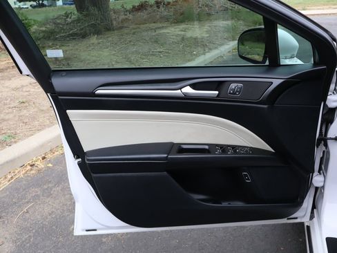 Used 2017 Ford Fusion Energi Titanium FWD image 23