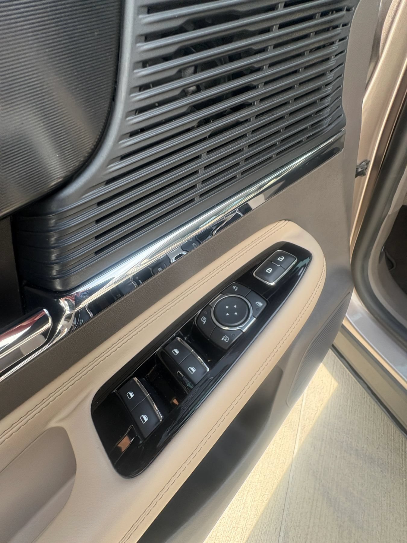 Used 2020 Lincoln Corsair FWD image 26