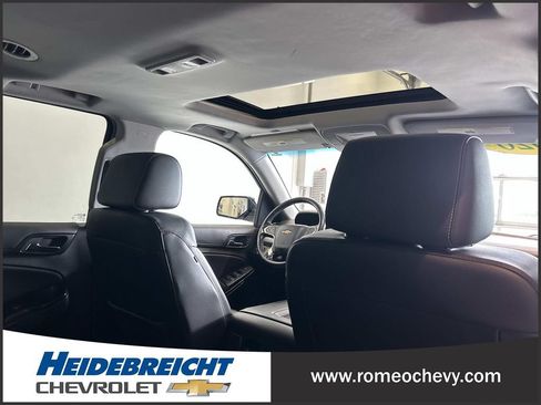 Used 2020 Chevrolet Suburban LT w/ Luxury Package AWD/4WD image 35
