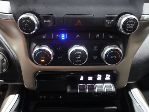 Used 2019 RAM 1500 Laramie AWD/4WD image 27