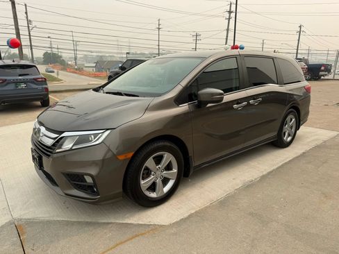 Used 2018 Honda Odyssey EX image 6