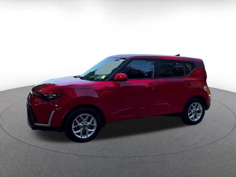 Used 2025 Kia Soul LX w/ LX Technology Package FWD image 8