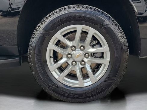 Used 2024 Chevrolet Suburban LT AWD/4WD image 34