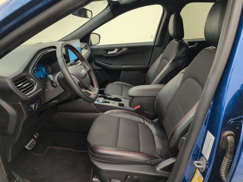 Used 2023 Ford Escape ST-Line Select w/ Tech Pack #2 AWD/4WD image 4