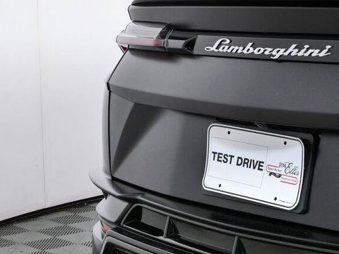 Used 2024 Lamborghini Urus S AWD/4WD image 13