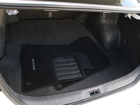 Certified 2025 Nissan Altima 2.5 S FWD image 10