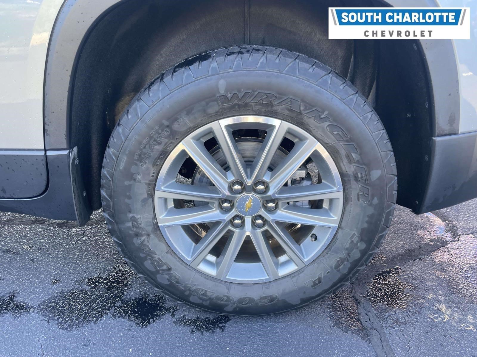 Used 2023 Chevrolet Traverse LT AWD/4WD image 4