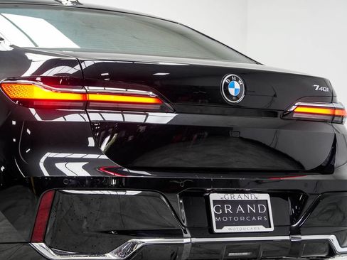 Used 2024 BMW 740i RWD image 20