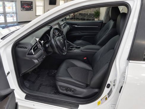 Used 2021 Toyota Camry SE FWD image 12