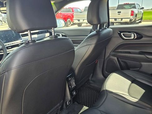 Used 2025 Jeep Compass Trailhawk image 28