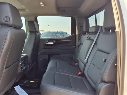 New 2026 GMC Sierra 1500 SLT image 13
