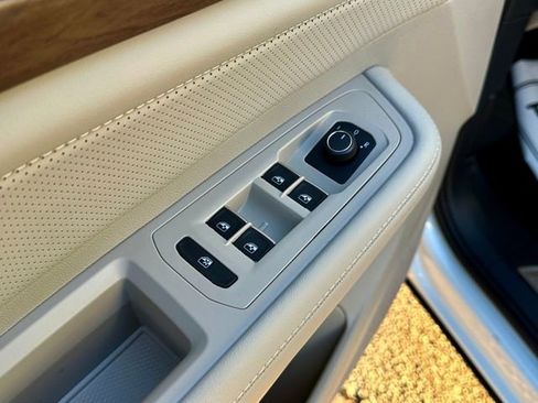 New 2026 Volkswagen Atlas SE image 10