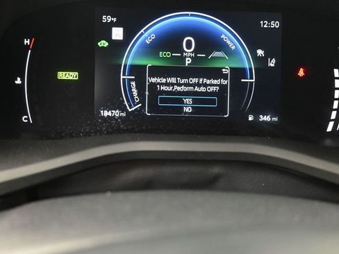 Used 2025 Toyota Camry SE w/ Convenience Package image 9