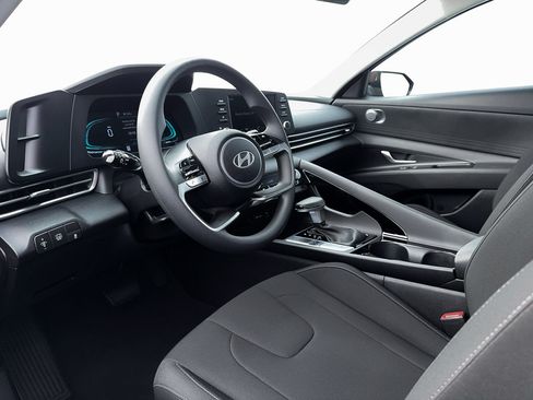 Certified 2026 Hyundai Elantra Hybrid FWD image 14