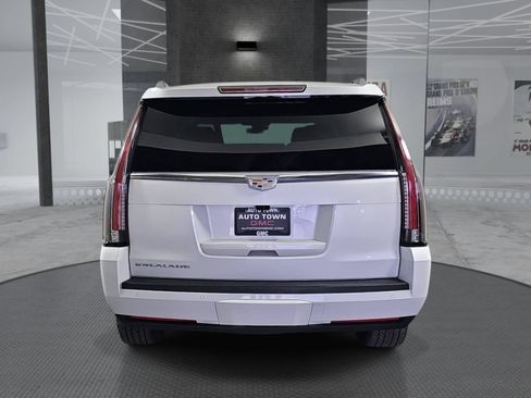 Used 2020 Cadillac Escalade Luxury AWD/4WD image 6
