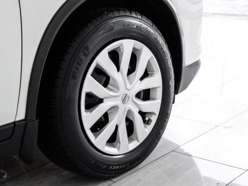 Used 2017 Nissan Rogue S FWD image 45