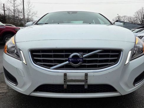 Used 2012 Volvo S60 T5 image 3