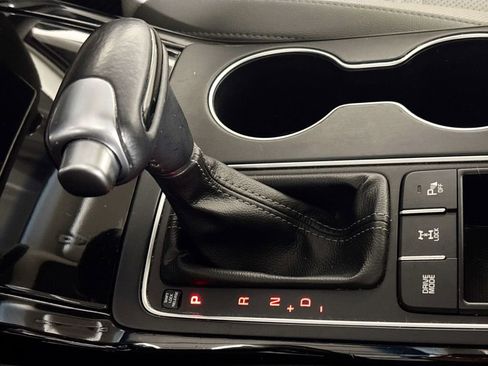 Used 2018 Kia Sorento SX image 19