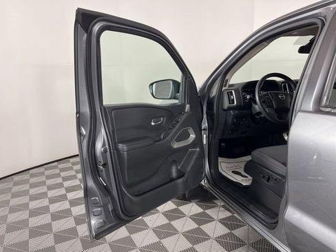 Used 2025 Nissan Frontier SV w/ SV Convenience Package RWD image 17
