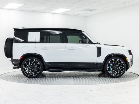 Used 2025 Land Rover Defender 110 V8 AWD/4WD image 7