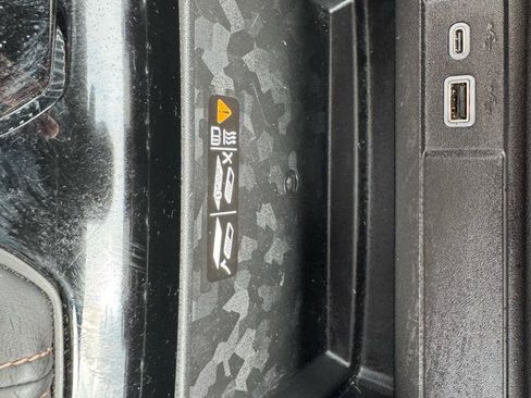Used 2025 GMC Canyon AT4 w/ Technology Plus Package AWD/4WD image 27