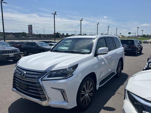 Used 2016 Lexus LX 570 4WD w/ Luxury Package image 6