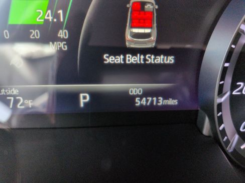 Used 2022 Toyota Highlander XLE FWD image 16