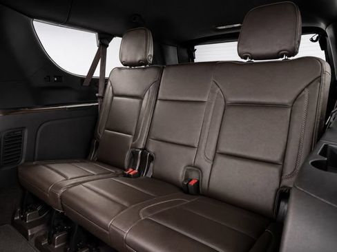 Used 2024 GMC Yukon XL Denali w/ Denali Reserve Package AWD/4WD image 23
