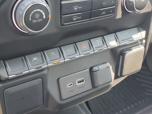 Used 2022 Chevrolet Silverado 1500 Custom RWD image 28