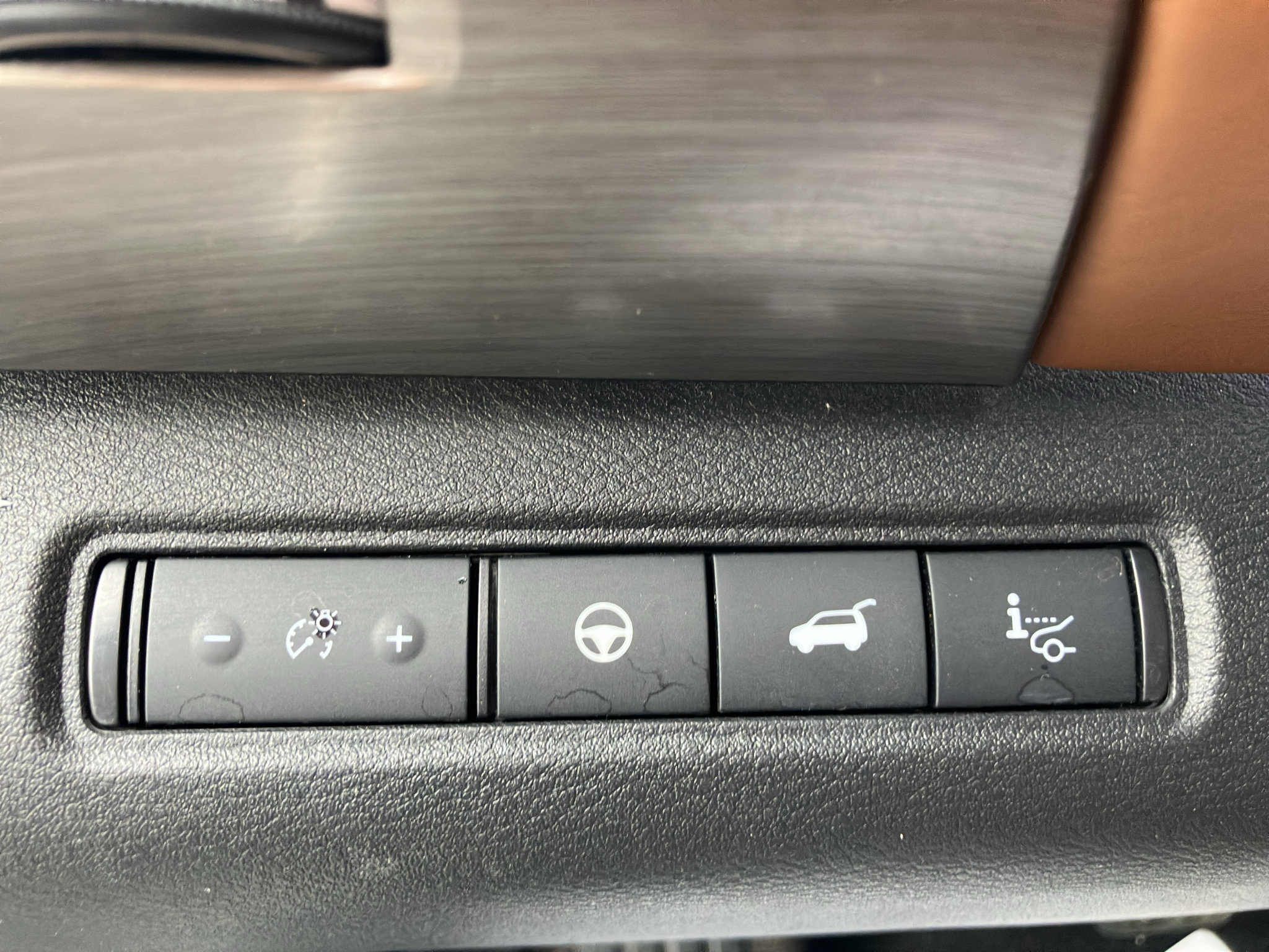 Used 2022 Nissan Pathfinder Platinum w/ Cargo Package AWD/4WD image 14