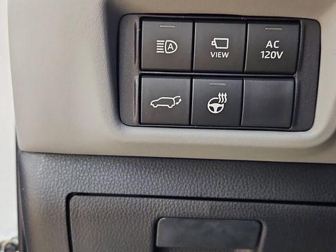 New 2026 Toyota Highlander Platinum AWD/4WD image 12