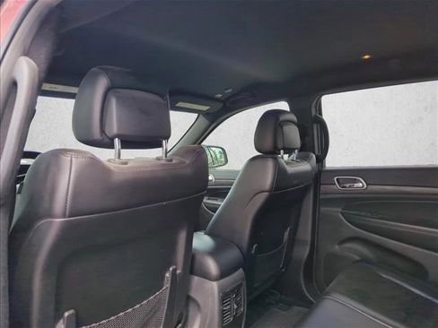 Used 2019 Jeep Grand Cherokee Laredo w/ Laredo X Package RWD image 14