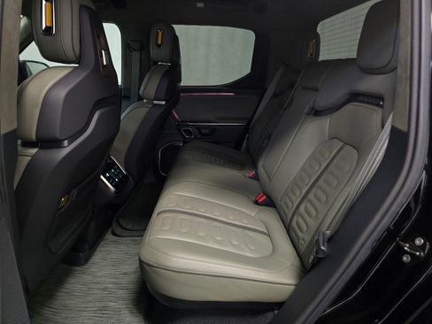 Used 2022 Rivian R1T Adventure AWD/4WD image 18