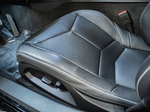 Used 2022 Chevrolet Corvette Stingray Coupe w/ 1LT image 37